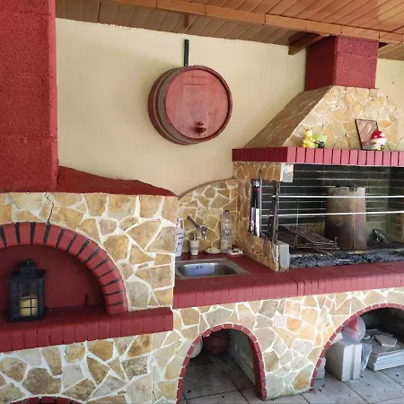 George'S Family Friendly Maisonette With Great Exterior Drosiá Exterior foto
